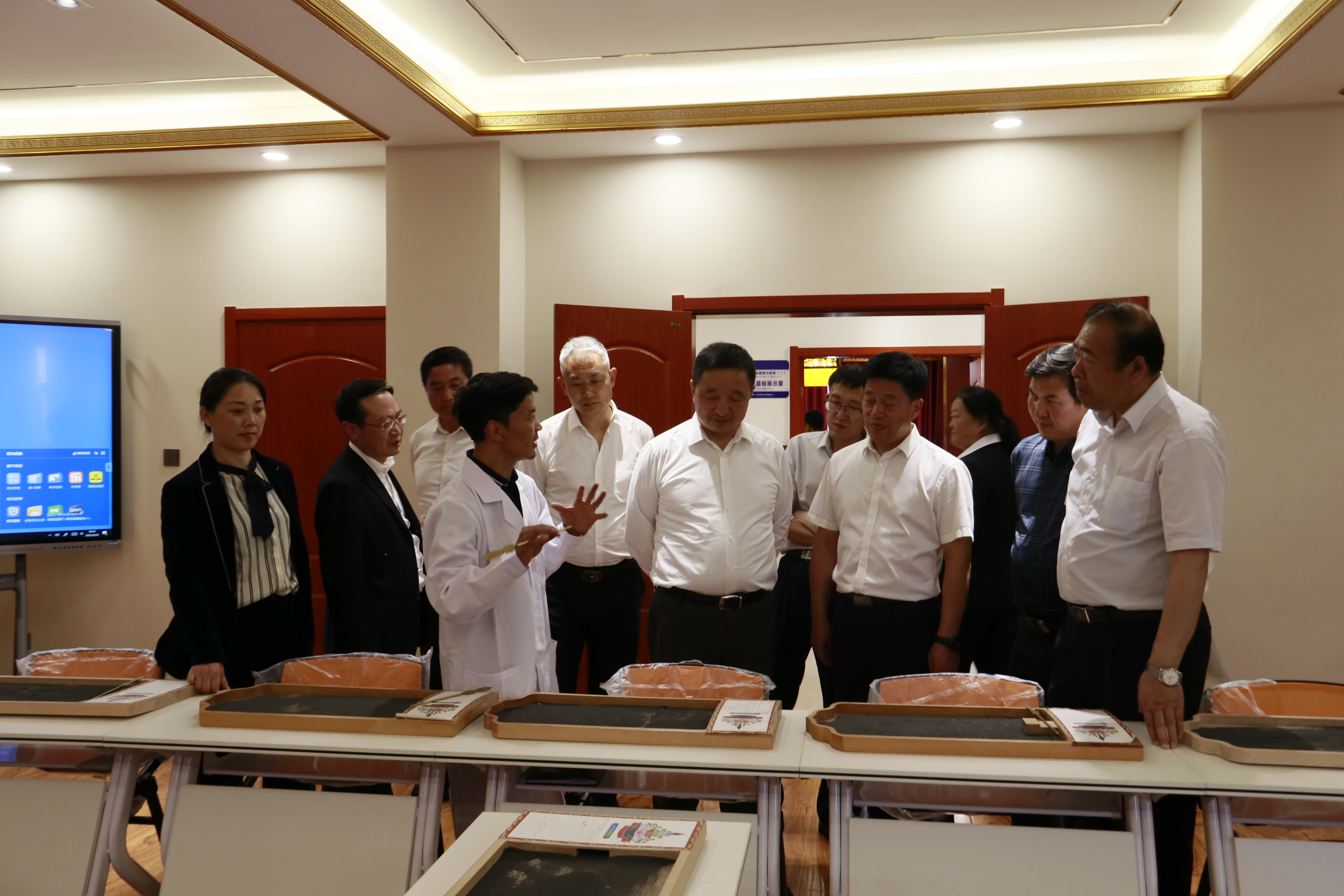 州委副书记、州长杨武陪同甘肃中医药大学校长赵继荣一行在我校、...